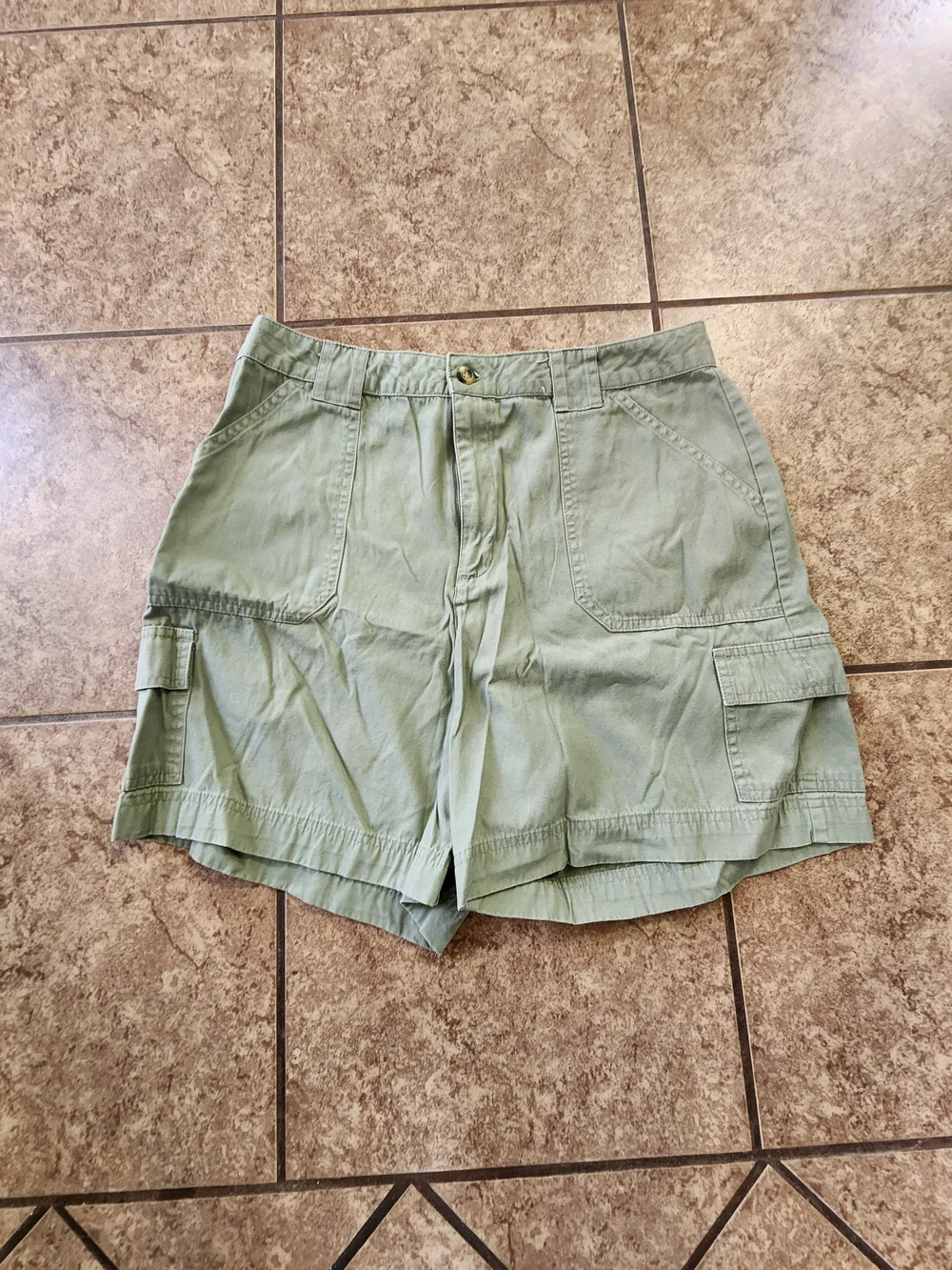 White Stag Light Sage Green Cargo Shorts - Picture 1 of 4